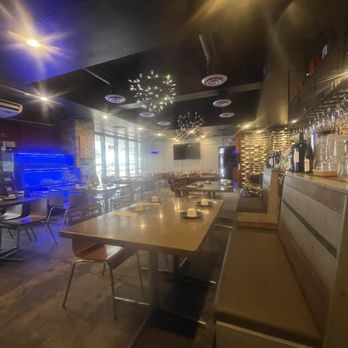 King Restaurant & Bar - Dining room - Bars Near Me - Honolulu, Hawaii King Restaurant & Bar - Dining room - Bars Near Me - Honolulu, Hawaii