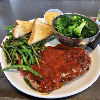 Quaker Steak & Lube - Absolutely outstanding. The pork "prime rib". - Chicken Wings Near Me - Raphine, Virginia