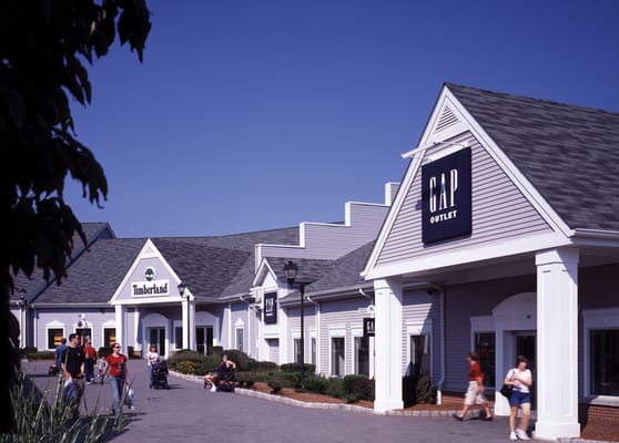 Woodbury Common Premium Outlets by null