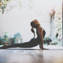 Diastasis Recti -The Happy Mama Body - When to stretch and when to strengthen for a healthy spine - Jeanie can help you with your yoga practice as well as Pilates.