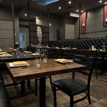 Benares - Inside - Indian Near Me - New York, New York