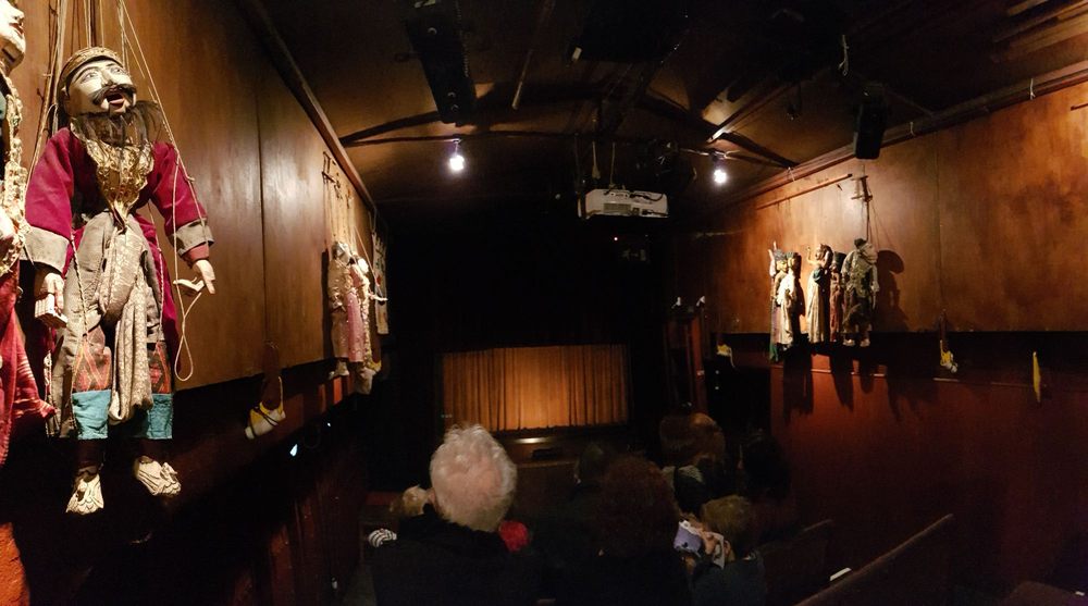 PUPPET THEATRE BARGE Updated May 2024 Opposite 35 Blomfield Road