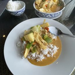 Yellow chicken curry. Yellow chicken curry.