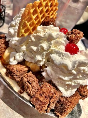 Duffer's Restaurant & Old Fashioned Ice Cream Parlor by null