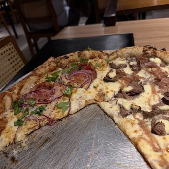 San Paolo Pizzeria - Filet Mignon pizza and BARBECUE CHICKEN NEAPOLITAN 10" - Pizza Near Me - Honolulu, Hawaii