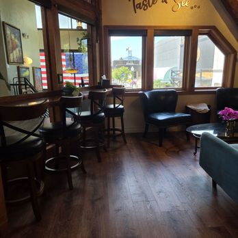 Paneah's Bistro - Inside - Coffee & Tea Near Me - Sandpoint, Idaho Paneah's Bistro - Inside - Coffee & Tea Near Me - Sandpoint, Idaho