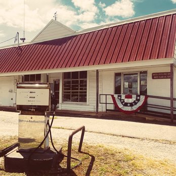 Moseley's Country Store - an old gas pump - Convenience Stores Near Me - White Plains, Virginia Moseley's Country Store - an old gas pump - Convenience Stores Near Me - White Plains, Virginia