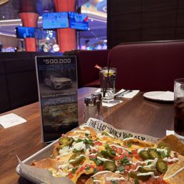 Appetizer: Nachos by the booth