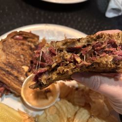 Seven Loaves Kitchen - Reuben Sandwich