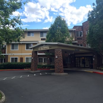 Laurelhurst Village - Assisted Living Entrance - Retirement Homes Near Me - Portland, Oregon