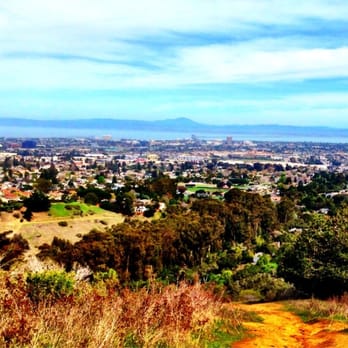 Laurelwood Park/Sugarloaf - Beautiful views of San Mateo! - Parks Near Me - San Mateo, California Laurelwood Park/Sugarloaf - Beautiful views of San Mateo! - Parks Near Me - San Mateo, California