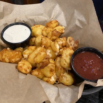 Union 32 Craft House - Cheese curds - Sports Bars Near Me - Eagan, Minnesota