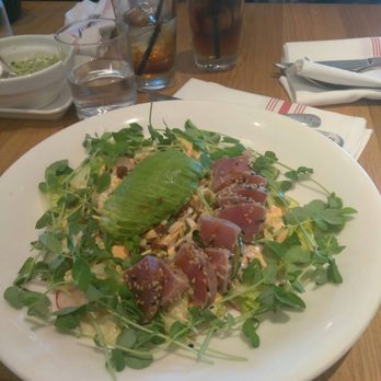 Earls Kitchen + Bar - Ahi tuna salad - New American Near Me - Orlando, Florida Earls Kitchen + Bar - Ahi tuna salad - New American Near Me - Orlando, Florida