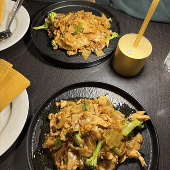 Emporium Thai - Pad See Ew - Thai Near Me - Los Angeles, California Emporium Thai - Pad See Ew - Thai Near Me - Los Angeles, California