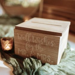 Leszewski-Grove Events - Finishing touches and card box.