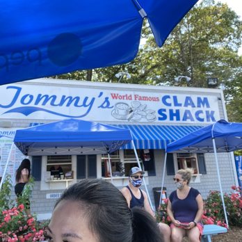 Tommy's Clam Shack - Order and pick up window - Seafood Near Me - Warwick, Rhode Island