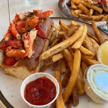 Market Seafood Eatery - Lobster roll - Seafood Near Me - Seattle, Washington Market Seafood Eatery - Lobster roll - Seafood Near Me - Seattle, Washington
