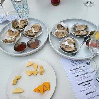 Lusso Della Terra - A dozen raw oysters and cheese plate to pair with the tasting. - Wineries Near Me - Fiddletown, California