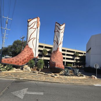 North Star Mall - Shopping Centers Near Me - San Antonio, Texas