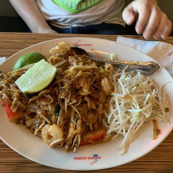 Noodle World - Pad Thai with Seafood - Chinese Near Me - Alhambra, California Noodle World - Pad Thai with Seafood - Chinese Near Me - Alhambra, California