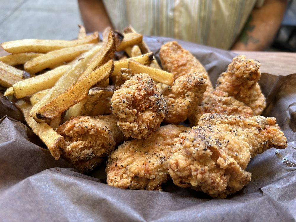 Hurricanes Roadhouse Restaurant