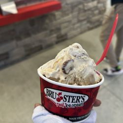 Bruster's Real Ice Cream - Butter brickle & scotchy pecan