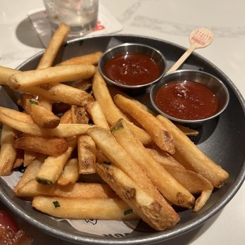 Gordon Ramsay Burger - Frozen fry's - Salad Near Me - Chicago, Illinois