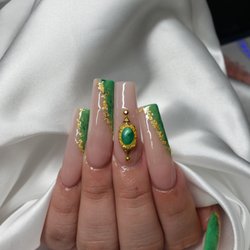 Melz Nailz - Color full set w/ charms