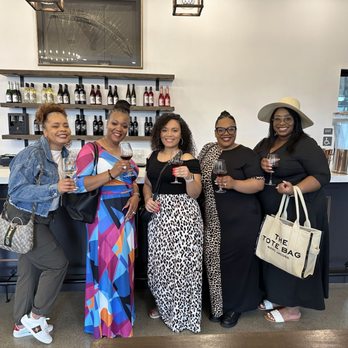 Tour del Vino - Wine Tours Near Me - Temecula, California