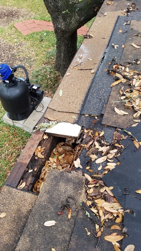 Slide of Aurum Roofing