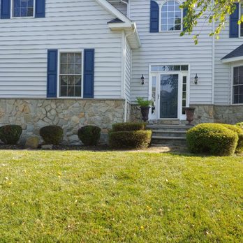 Scotty's Lawn Care Service - Fresh Trimming of bushes. - Lawn Services Near Me Scotty's Lawn Care Service - Fresh Trimming of bushes. - Lawn Services Near Me