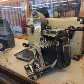 Escondido Antique Mall - Cameras - Antiques Near Me - Escondido, California