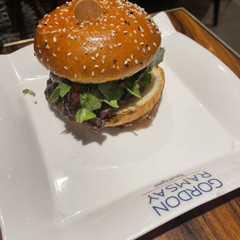 Gordon Ramsay Burger Las Vegas - 24 hour burger - Burgers Near Me - Las Vegas, Nevada