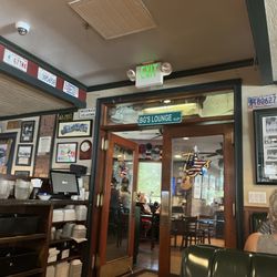 Mel & Faye's Diner - BG's lounge