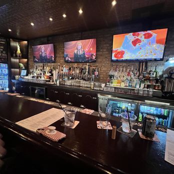Crawford's Food and Spirits - Bar - Pubs Near Me - Chicago, Illinois