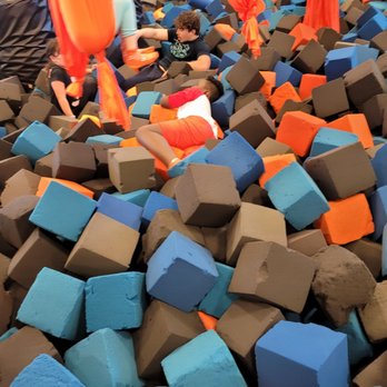 Sky Zone Trampoline Park - Trampoline Parks Near Me - Lees Summit, Missouri