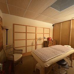 Kristen Swegles, LAC MTCM CMP - Cozy treatment room.