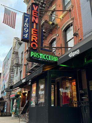 Veniero's Pasticceria & Caffe by null