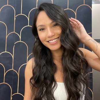 Natasha Estrella - Love her decor - Hair Stylists Near Me - Santa Monica, California Natasha Estrella - Love her decor - Hair Stylists Near Me - Santa Monica, California