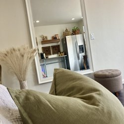 Eyes Wide Shut - Beauty services in a serene environment.