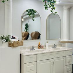 Rocklin Nails - Sanitizer area