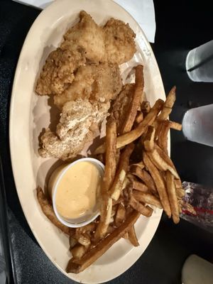 Cutter's Bar & Grill by null