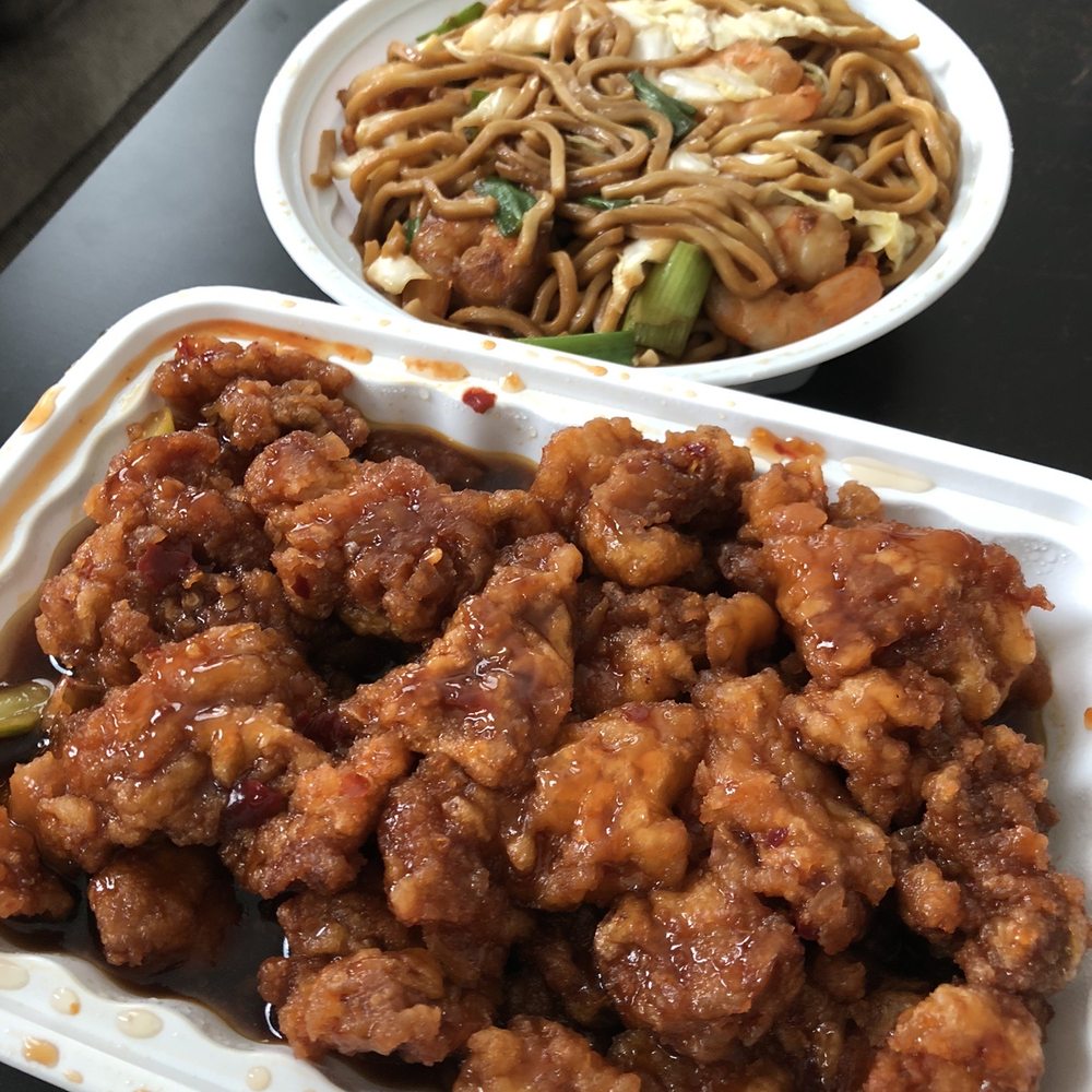 General tsos chicken and Shrimp Lo Mein. The breading was NOT crispy. Do not be fooled by the bumpiness. It was mush. General tsos chicken and Shrimp Lo Mein. The breading was NOT crispy. Do not be fooled by the bumpiness. It was mush.
