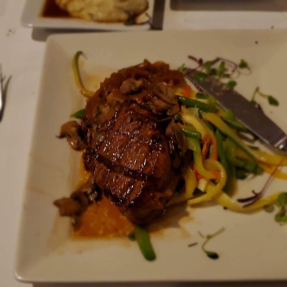 D. Hotel and Suites - Filet Mignon - Hotels Near Me - Holyoke, Massachusetts D. Hotel and Suites - Filet Mignon - Hotels Near Me - Holyoke, Massachusetts