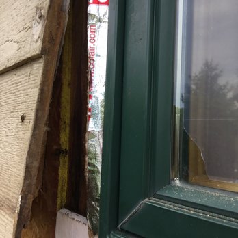 Paul Davis Restoration & Remodeling - We are working up the side of the window, tracing where mildew and water ends. The gift that keeps on giving. - Damage Restoration Near Me - Lincoln, Nebraska