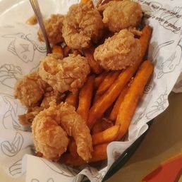 Shrimp basket w sweet potato fries