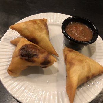 Hadramout - Samboosa appetizer - Halal Near Me - Philadelphia, Pennsylvania