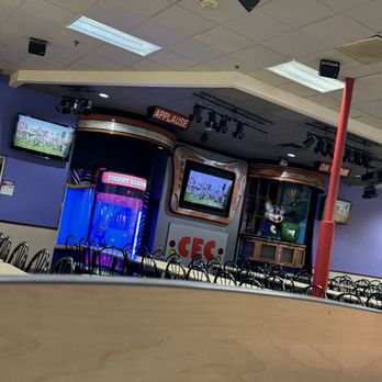 Chuck E. Cheese - Depressing new stage area - Pizza Near Me - Burbank, California