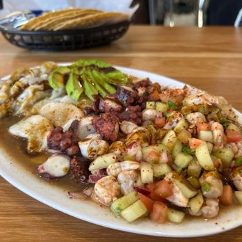 Mariscos La Pasadita - New Mexican Cuisine Near Me - Los Angeles, California Mariscos La Pasadita - New Mexican Cuisine Near Me - Los Angeles, California