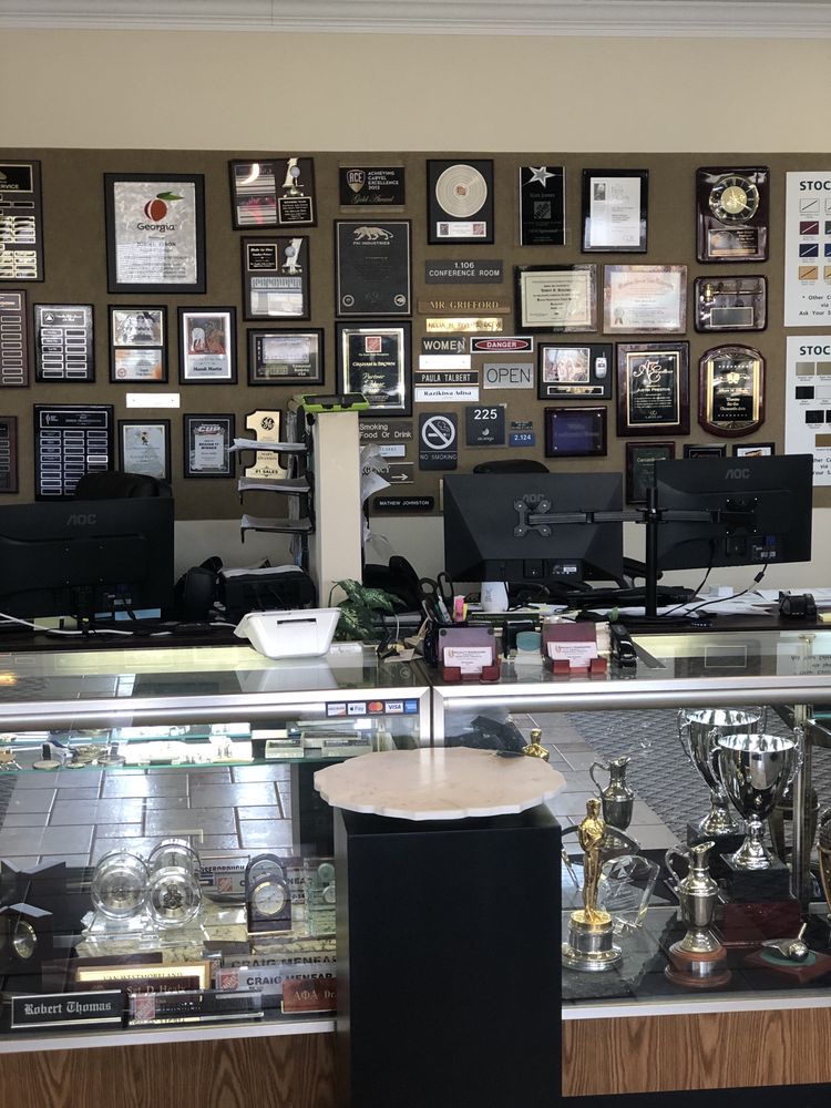 SPECIALTY ENGRAVING COMPANY Updated September 2024 16 Photos & 11